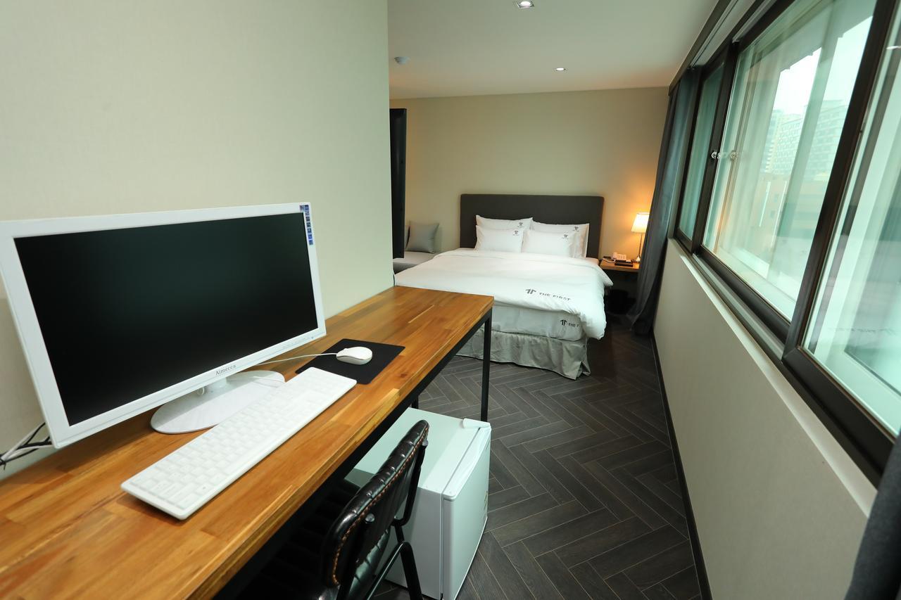 The First Hotel Changwon Eksteriør bilde