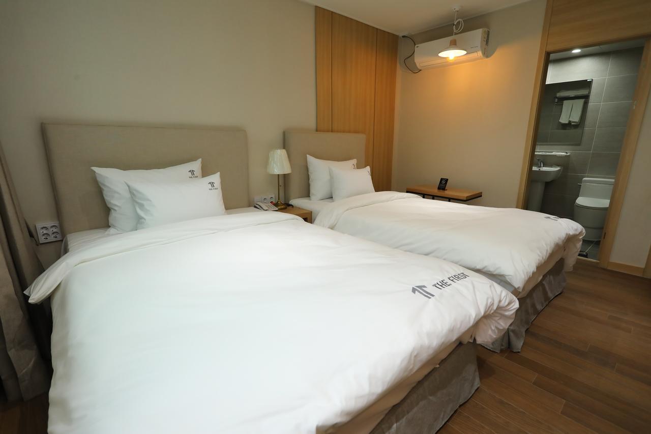 The First Hotel Changwon Eksteriør bilde