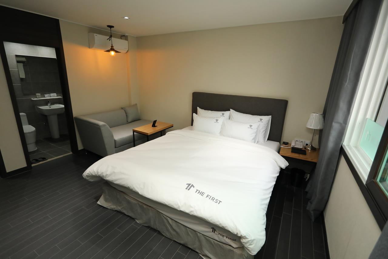 The First Hotel Changwon Eksteriør bilde