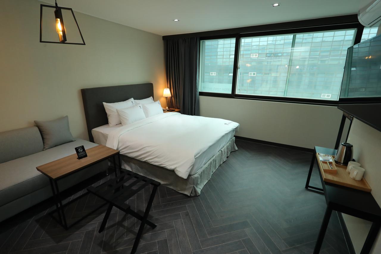 The First Hotel Changwon Eksteriør bilde