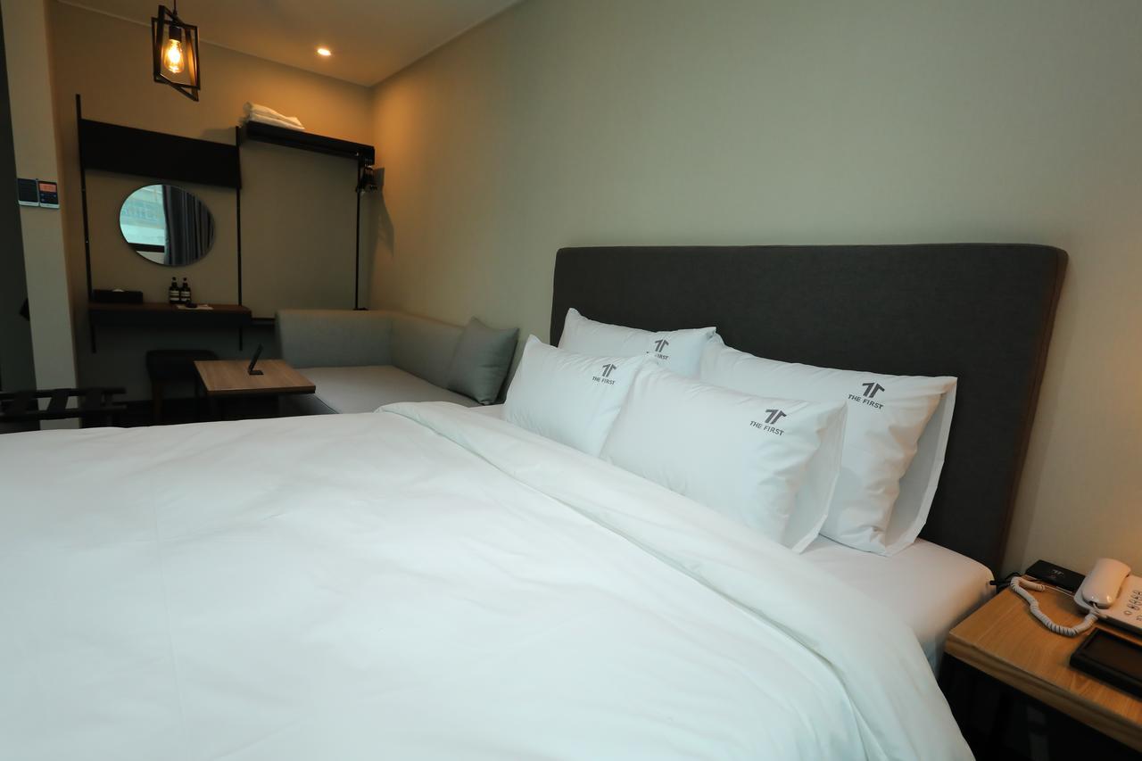 The First Hotel Changwon Eksteriør bilde