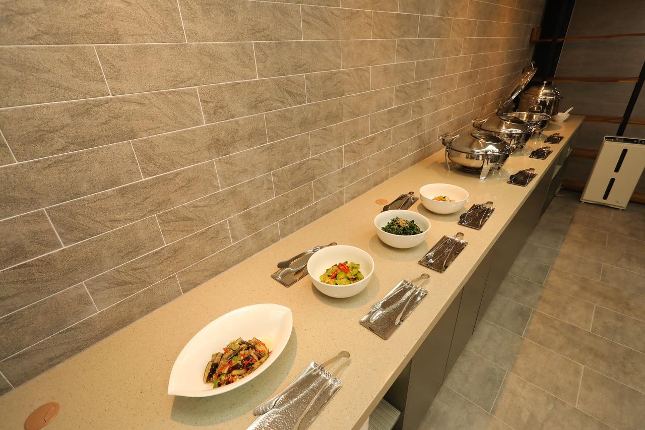 The First Hotel Changwon Eksteriør bilde