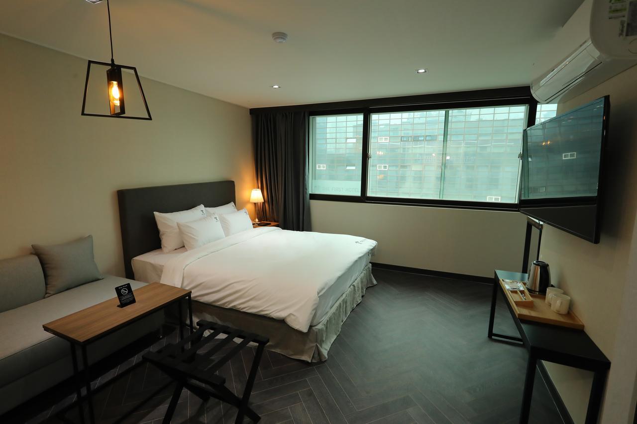 The First Hotel Changwon Eksteriør bilde